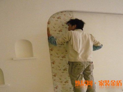 壁纸铺贴注意点三:注意施工
