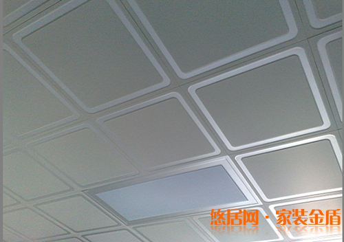 厨房吊顶去油污小技能