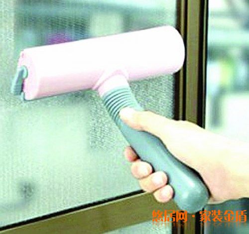 重庆装修公司支招纱窗清洗小妙招