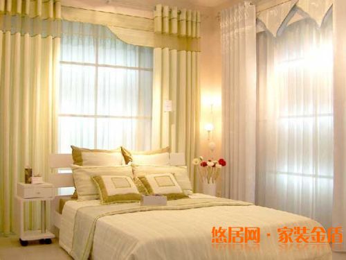 卧室的窗帘如何选择