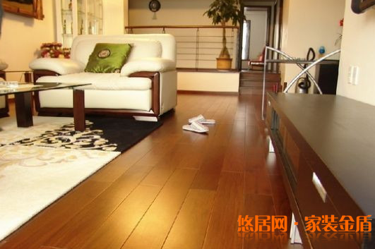 旧地板怎样翻新