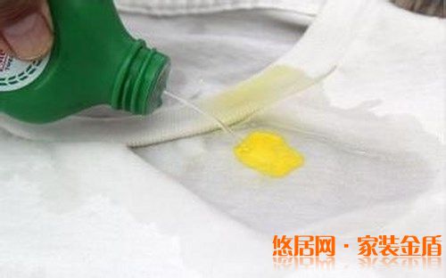 不小心沾上漆渍怎么去除干净？