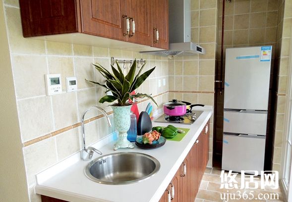 厨房台面用什么材料好